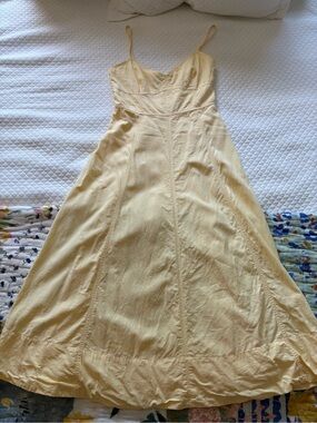 Gap sweetheart yellow linen dress